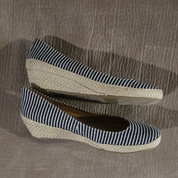 Black and White Espadrilles with Soft Fabric Upper - Picture 7 of 7